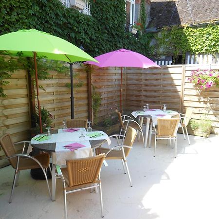 Logis - Hotel Restaurant L'Ecu De France Malesherbes Εξωτερικό φωτογραφία