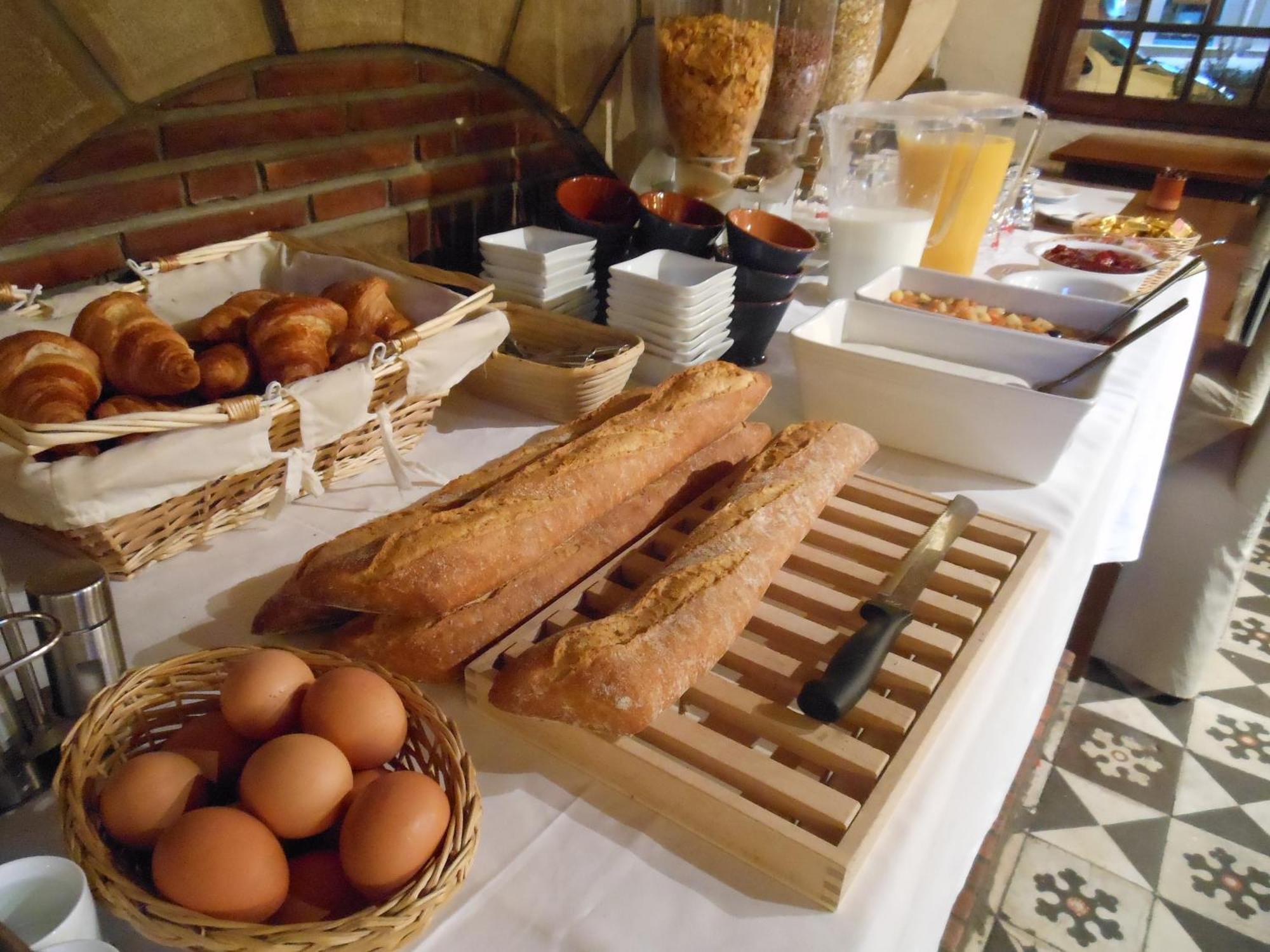 Logis - Hotel Restaurant L'Ecu De France Malesherbes Εξωτερικό φωτογραφία