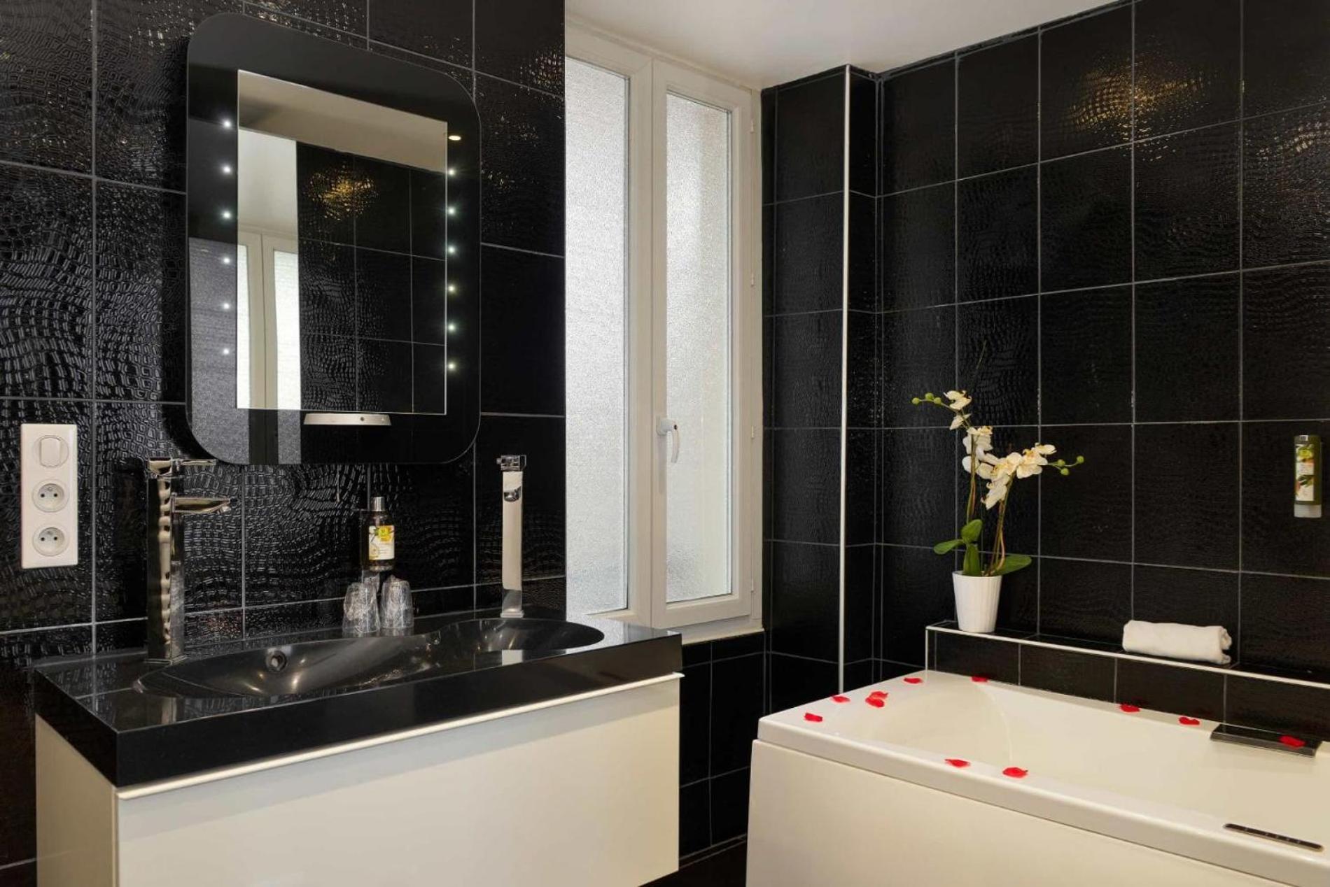 Logis - Hotel Restaurant L'Ecu De France Malesherbes Εξωτερικό φωτογραφία