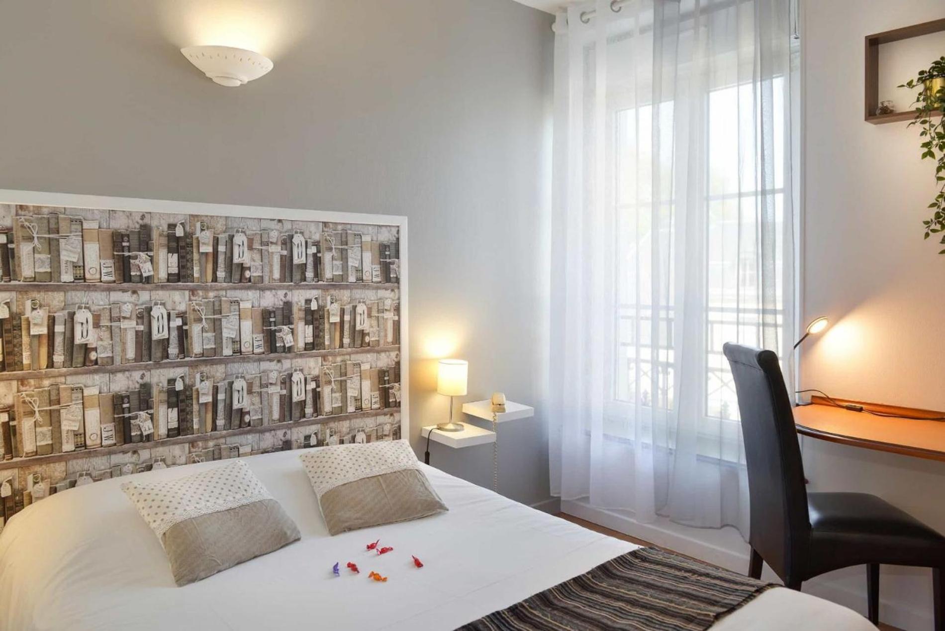 Logis - Hotel Restaurant L'Ecu De France Malesherbes Εξωτερικό φωτογραφία