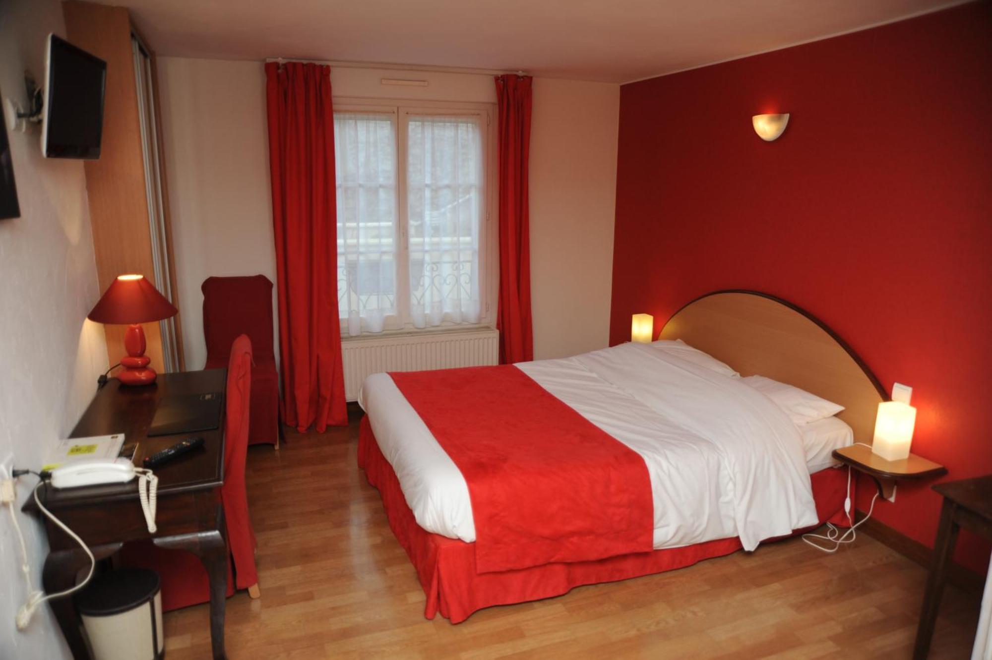 Logis - Hotel Restaurant L'Ecu De France Malesherbes Εξωτερικό φωτογραφία