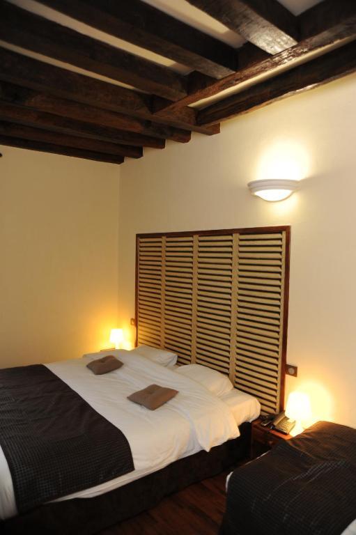 Logis - Hotel Restaurant L'Ecu De France Malesherbes Εξωτερικό φωτογραφία