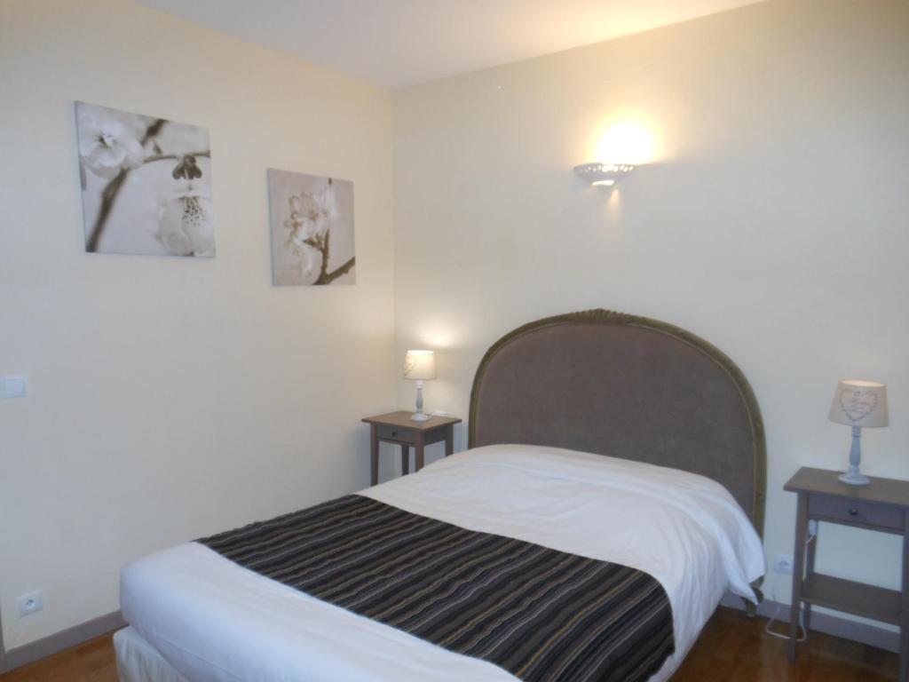 Logis - Hotel Restaurant L'Ecu De France Malesherbes Δωμάτιο φωτογραφία